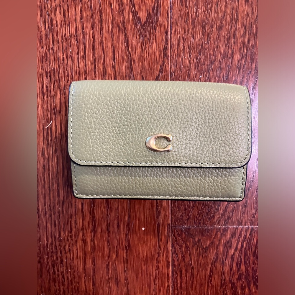 Coach Trifold Wallet Olive Green like new